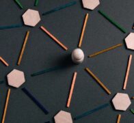 Industrieplattformen zur Untersuchung von Entscheidungsdynamiken